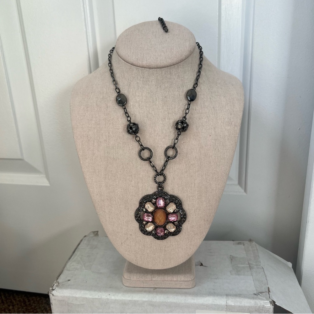 NY large flower plastic gemstone statement necklace antique bronze beaded pink